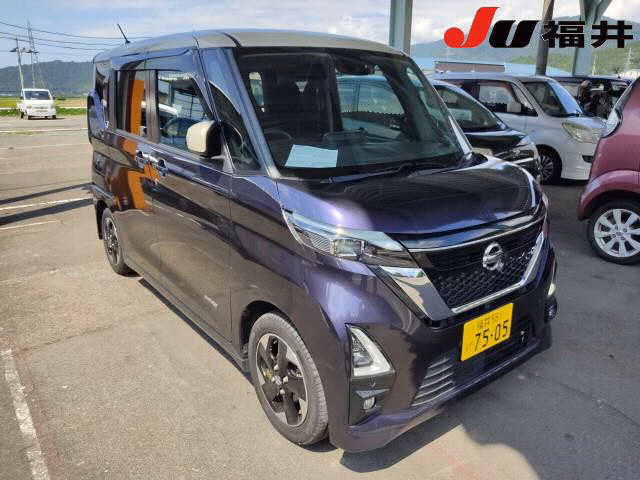 NISSAN ROOX