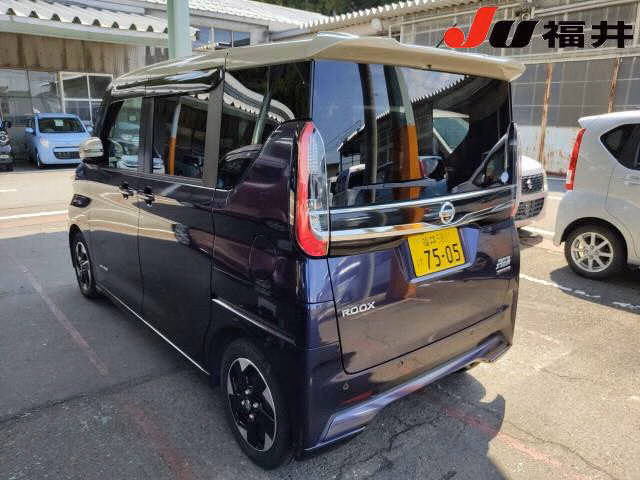 NISSAN ROOX