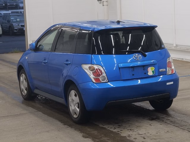 TOYOTA IST