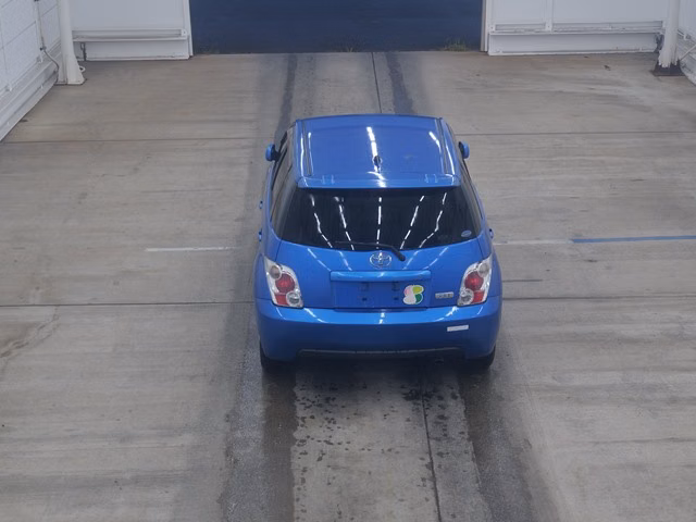 TOYOTA IST
