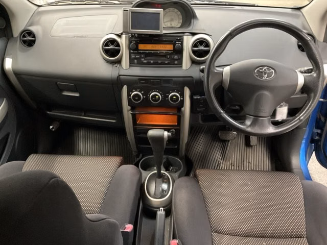 TOYOTA IST