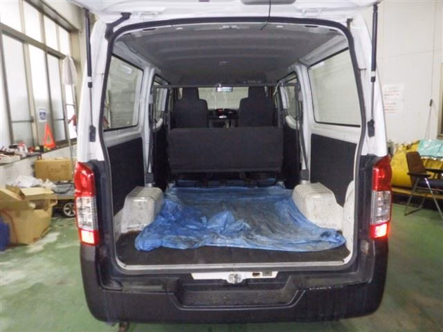 NISSAN NV350 CARAVAN