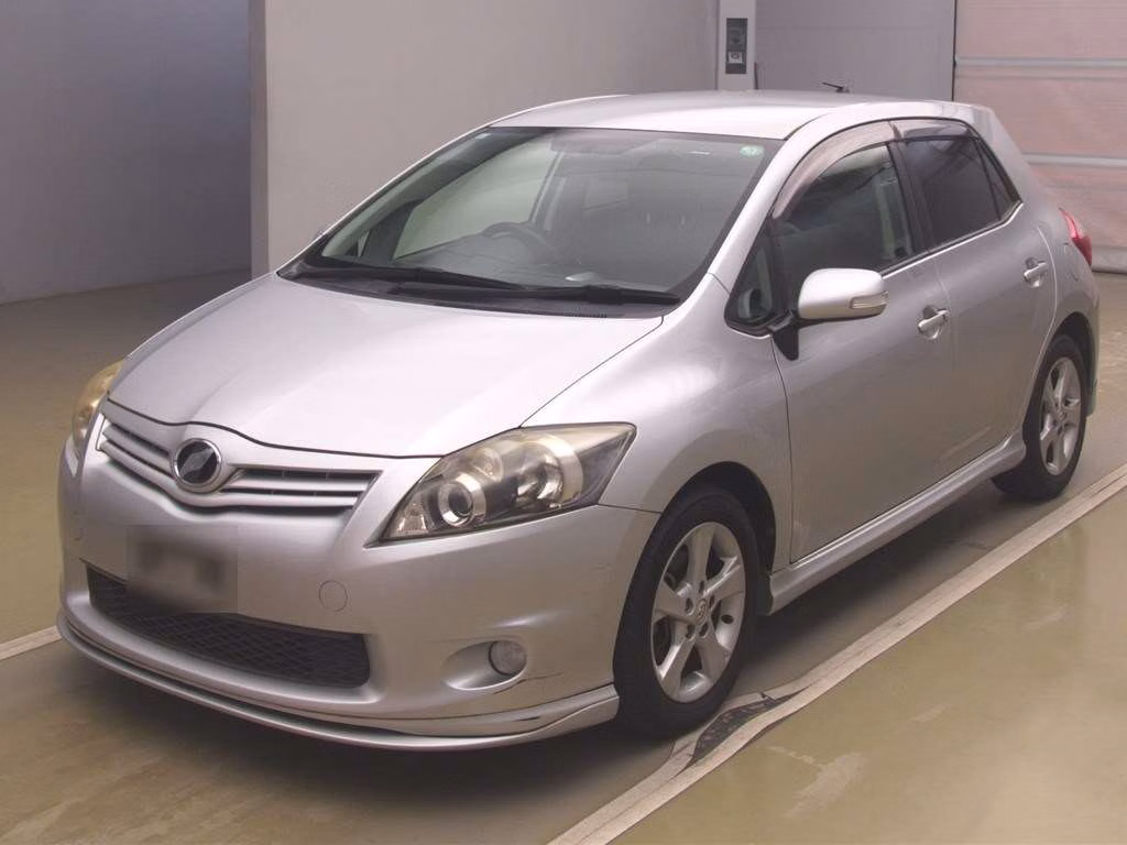 TOYOTA AURIS