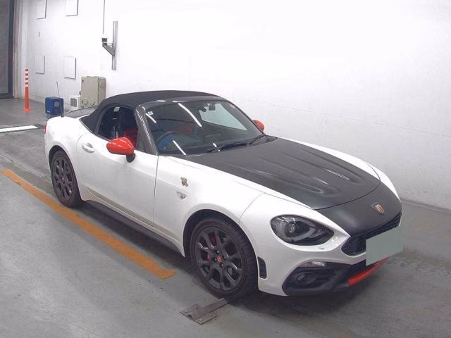 Abarth 124 Spider