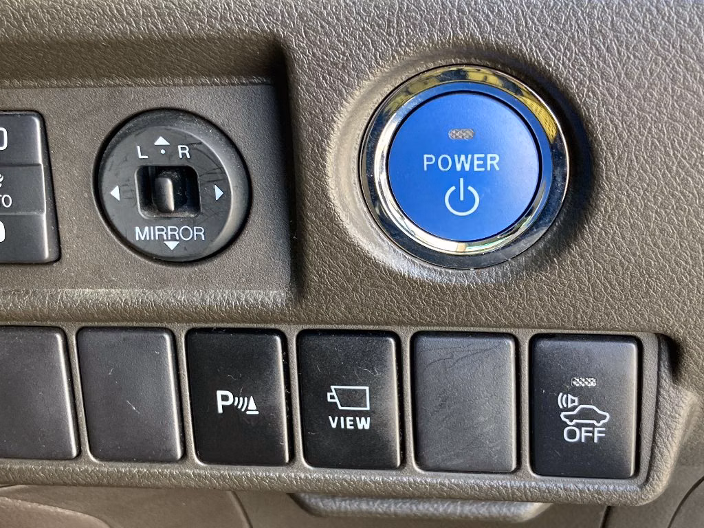 TOYOTA SAI