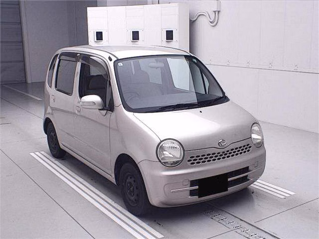 DAIHATSU MOVE LATTE