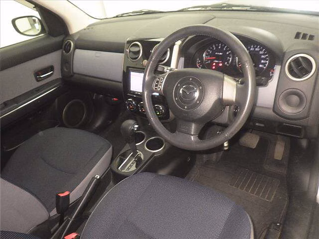 MAZDA VERISA