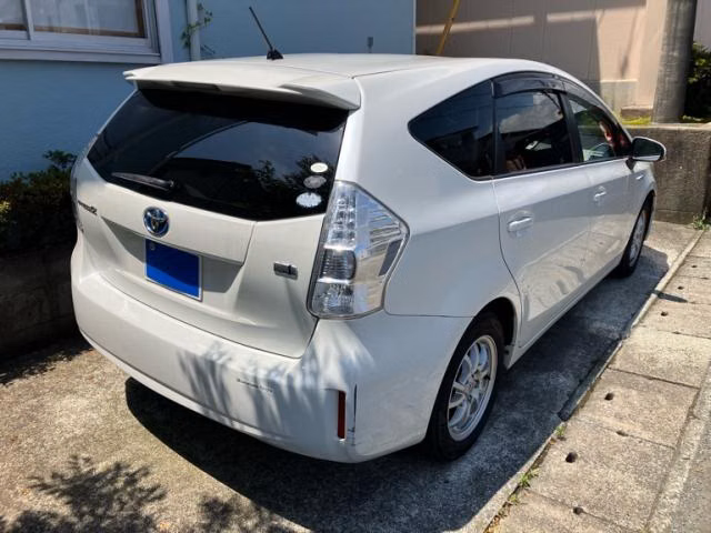 TOYOTA PRIUS ALPHA