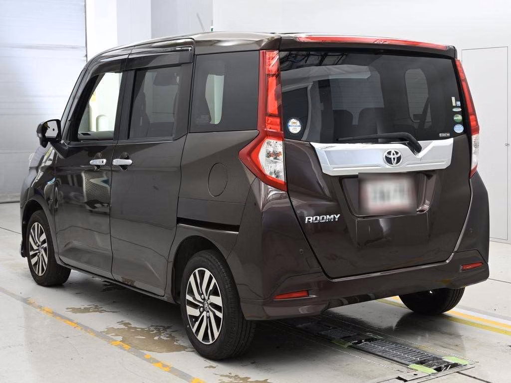 TOYOTA ROOMY