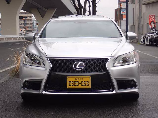 Lexus LS460