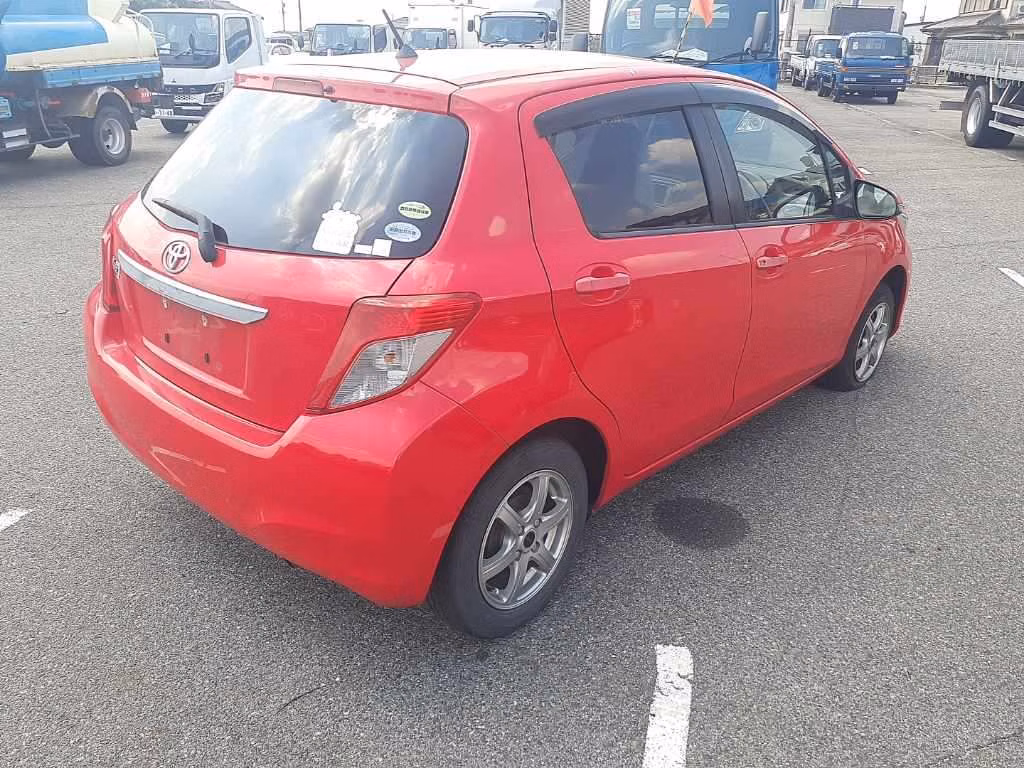 TOYOTA VITZ