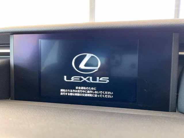 LEXUS IS300H