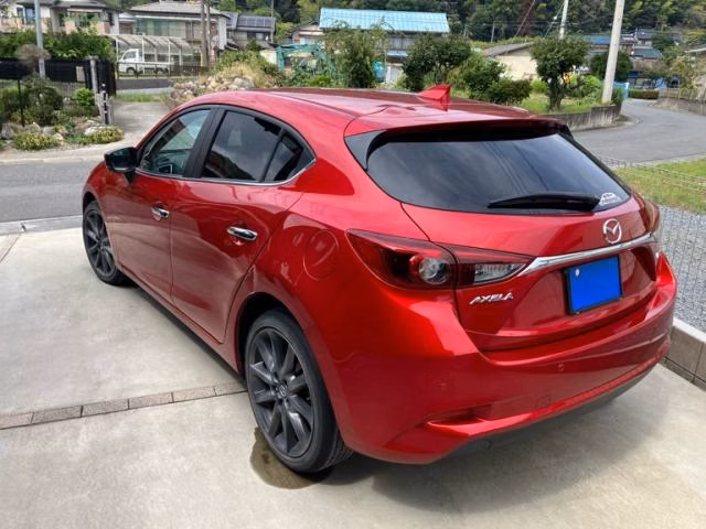 MAZDA AXELA