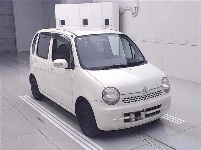DAIHATSU MOVE LATTE