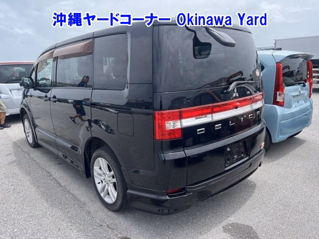 MITSUBISHI DELICA D:5