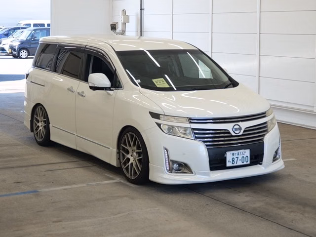 NISSAN ELGRAND