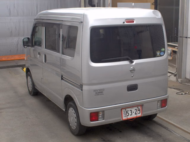 NISSAN NV100 CLIPPER