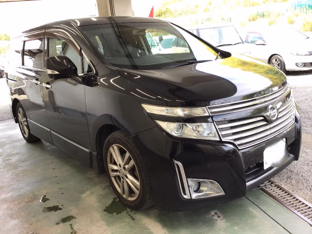 NISSAN ELGRAND