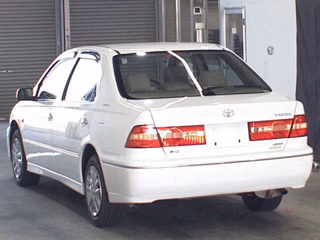 TOYOTA VISTA