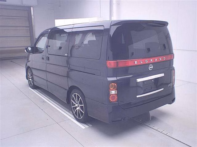 NISSAN ELGRAND