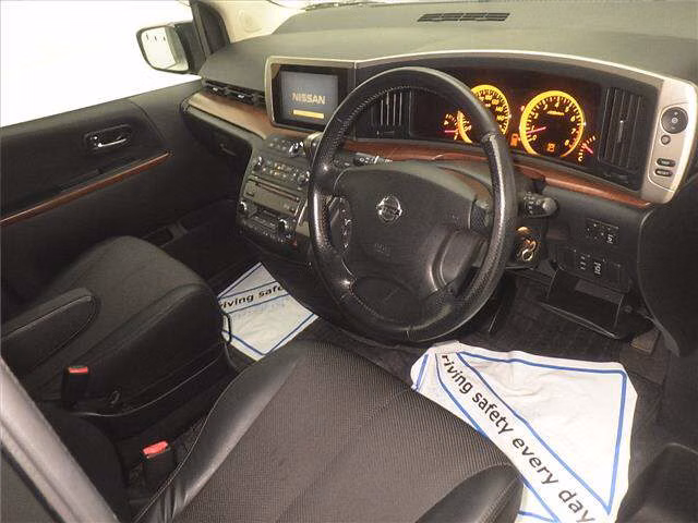 NISSAN ELGRAND