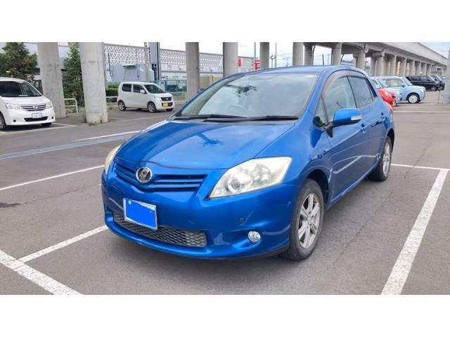 TOYOTA AURIS