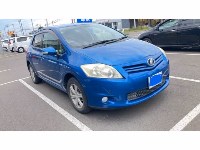 TOYOTA AURIS