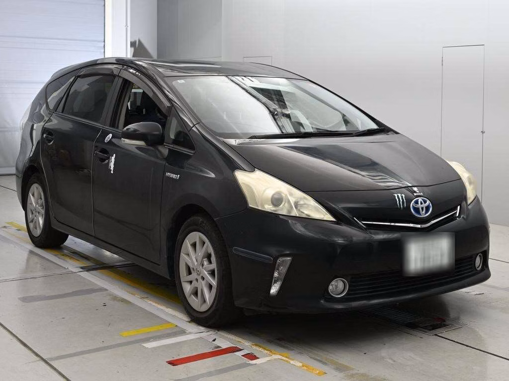 TOYOTA PRIUS ALPHA