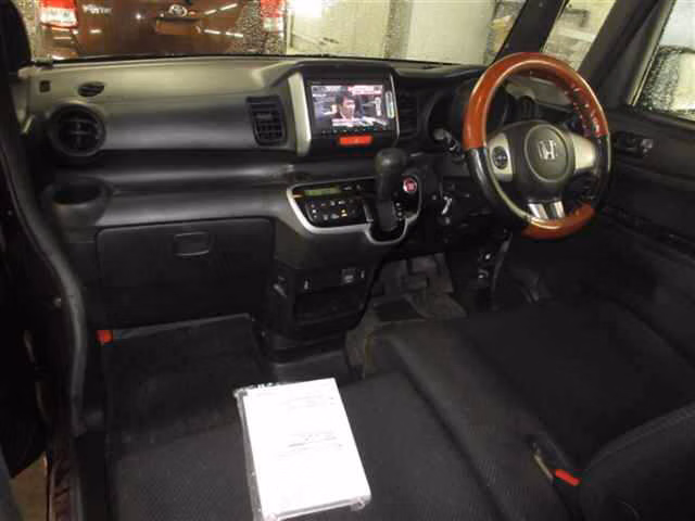 HONDA N-BOX