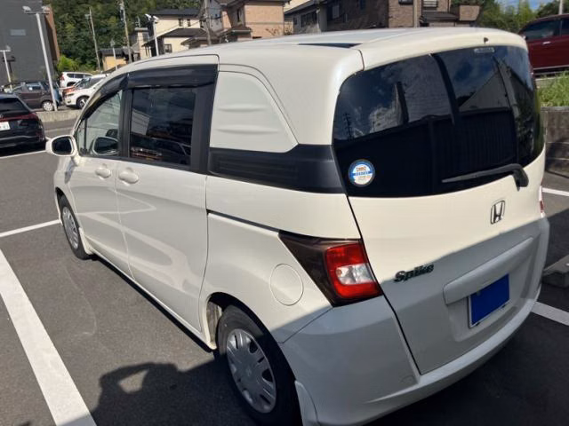 HONDA FREED SPIKE