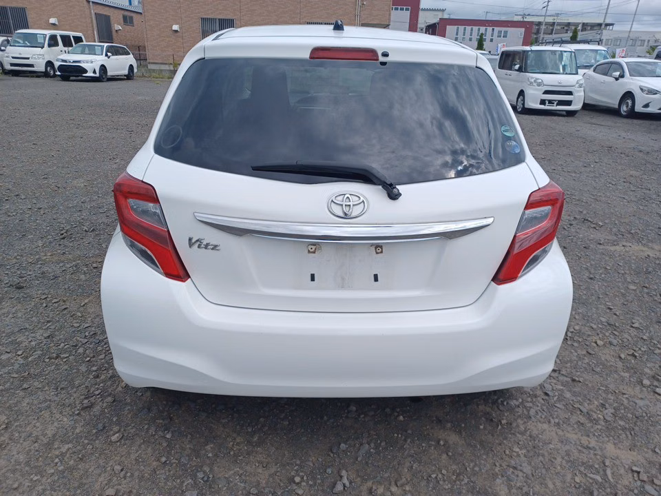 TOYOTA VITZ