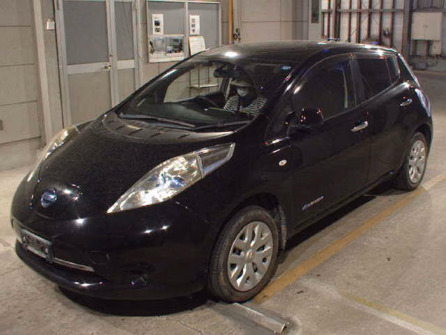 NISSAN LEAF