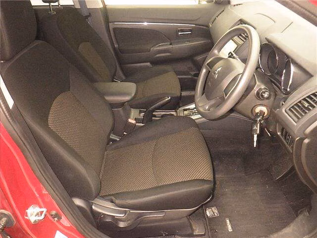 MITSUBISHI RVR