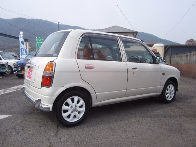 DAIHATSU MIRA GINO