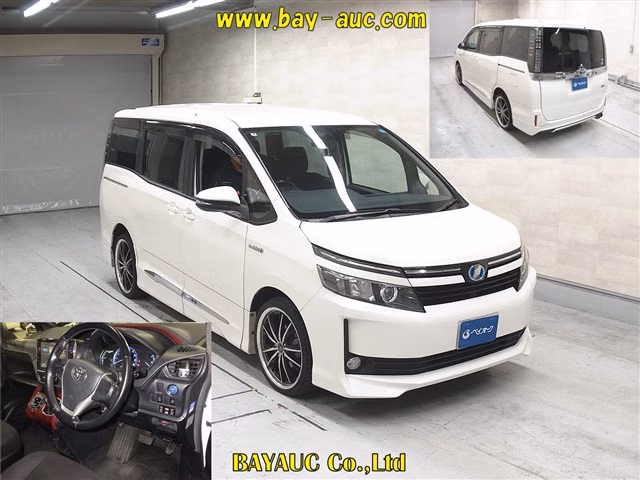 TOYOTA VOXY