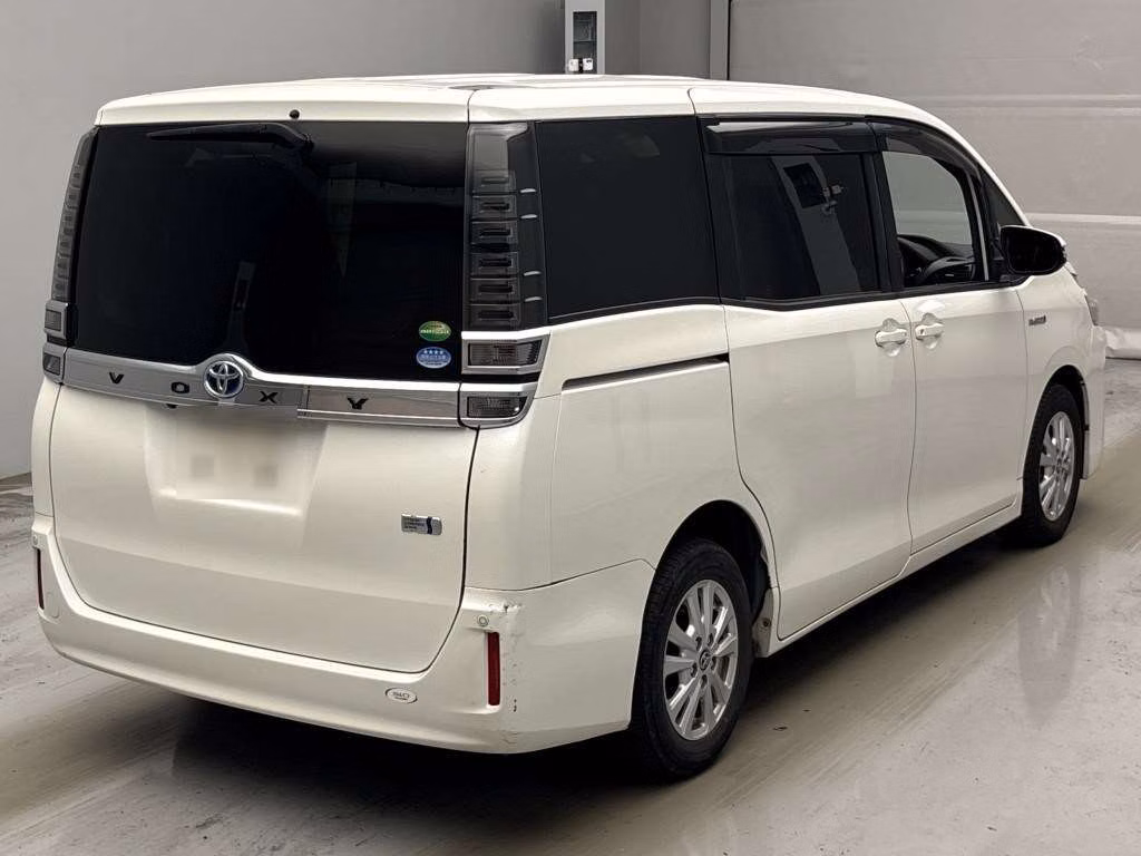 TOYOTA VOXY