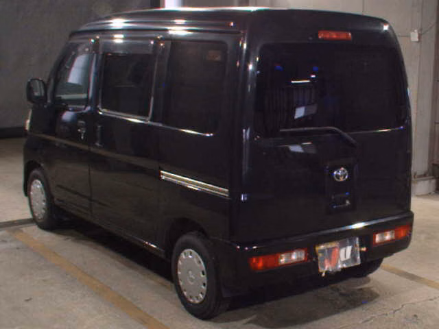 TOYOTA PIXIS VAN