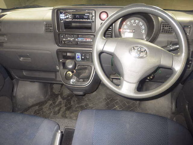 TOYOTA PIXIS VAN