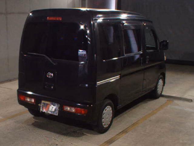 TOYOTA PIXIS VAN