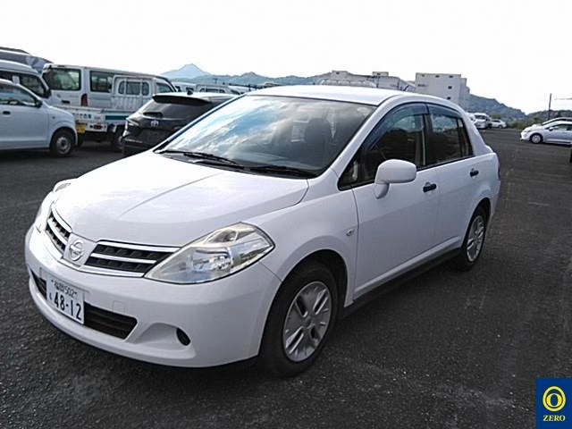 NISSAN TIIDA LATIO