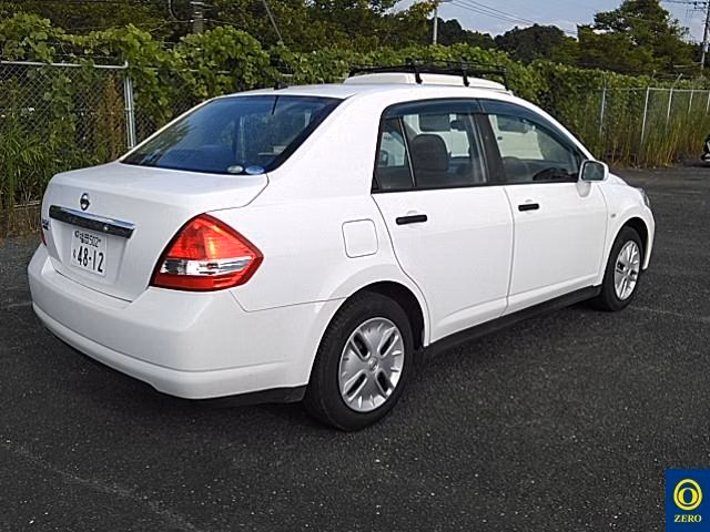 NISSAN TIIDA LATIO