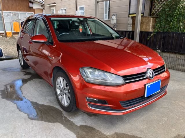 VOLKSWAGEN GOLF