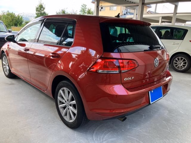 VOLKSWAGEN GOLF