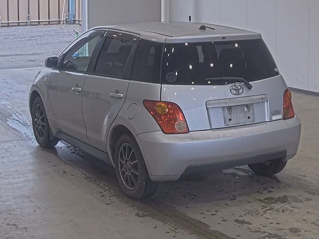 TOYOTA IST