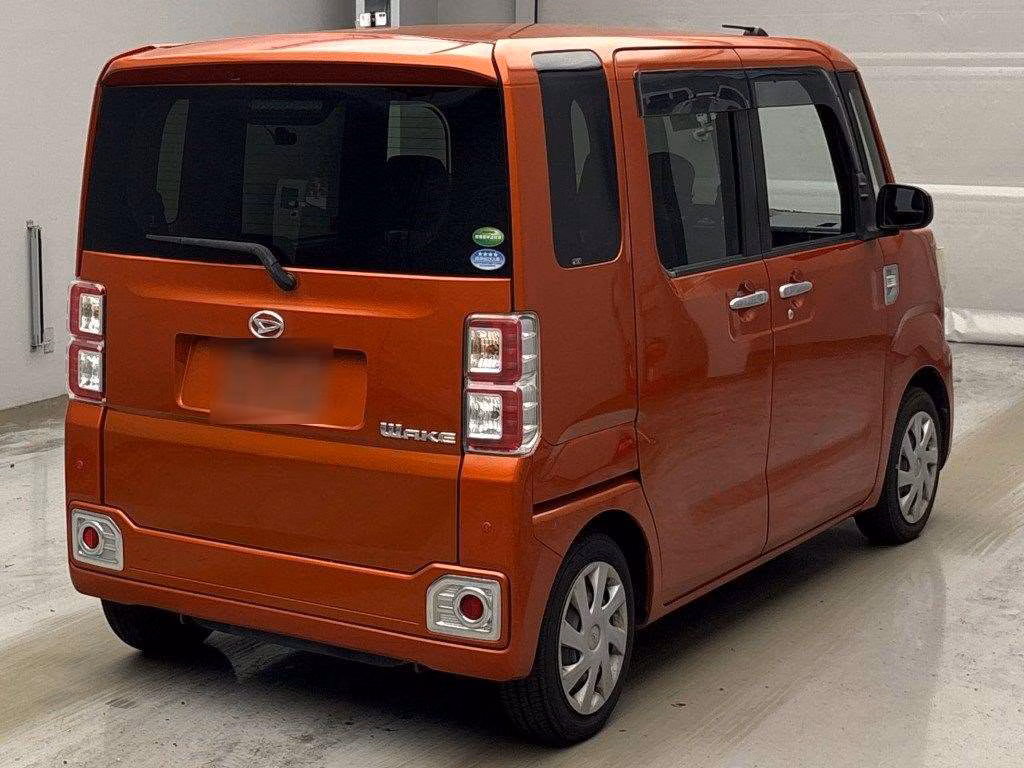 DAIHATSU WAKE