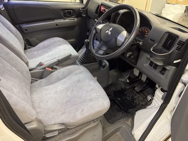 MITSUBISHI MINICAB