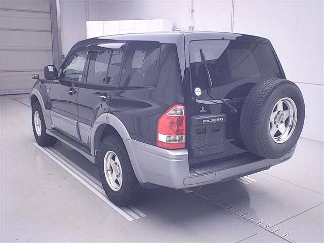 MITSUBISHI PAJERO