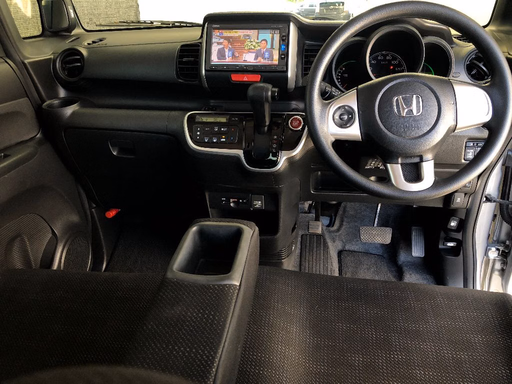 HONDA N-BOX