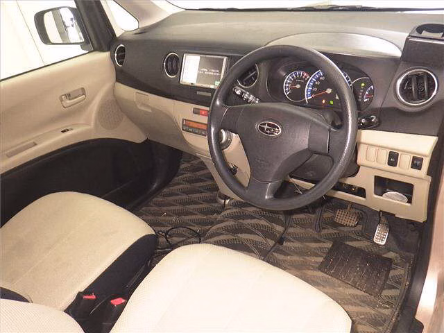 SUBARU LUCRA