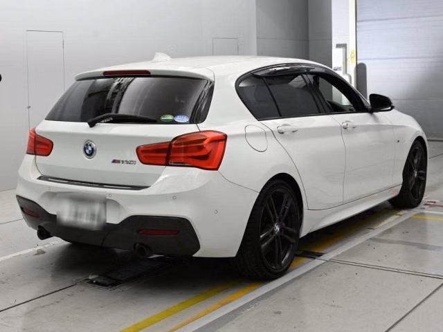 BMW 1-SERIES